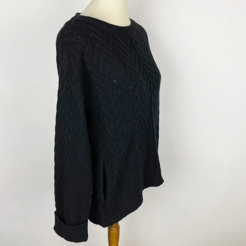 Soho Jeans NY&Co Chevron Pointelle Side Pocket‎ Sweater Womens Medium Black